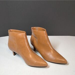 NWOT Monroe & Main Ankle Booties